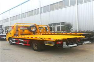 沂南附近拖车救援搭电